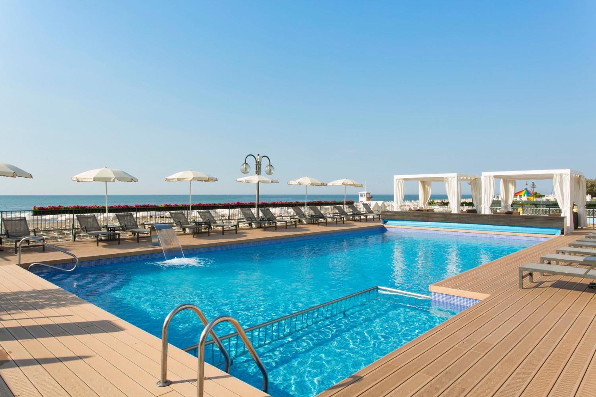 Victoria Frontemare Beach & Spa Hotel Jesolo Exterior foto