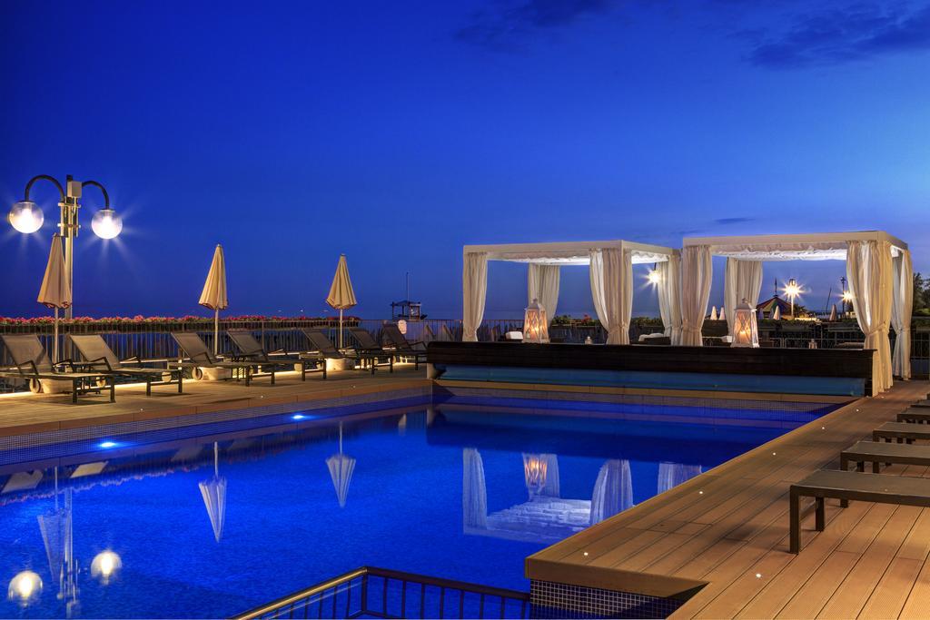 Victoria Frontemare Beach & Spa Hotel Jesolo Exterior foto