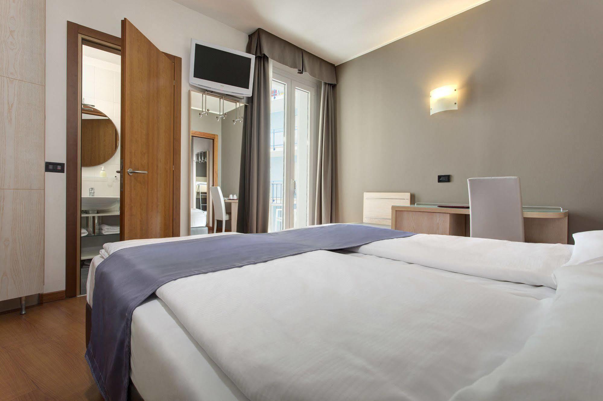 Victoria Frontemare Beach & Spa Hotel Jesolo Exterior foto