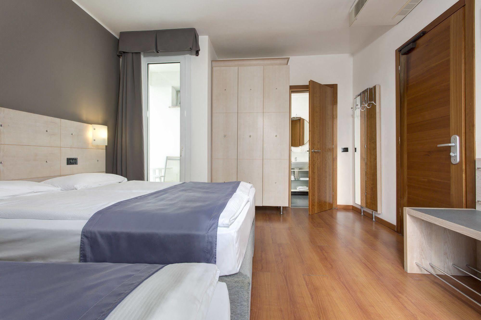 Victoria Frontemare Beach & Spa Hotel Jesolo Exterior foto
